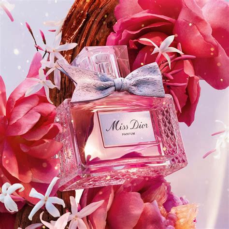 miss dior perfume notes 2024